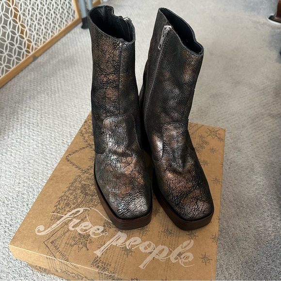 NEW Free People Ruby Platform Leather Boots in Metallic Medley - Picture 11 of 13